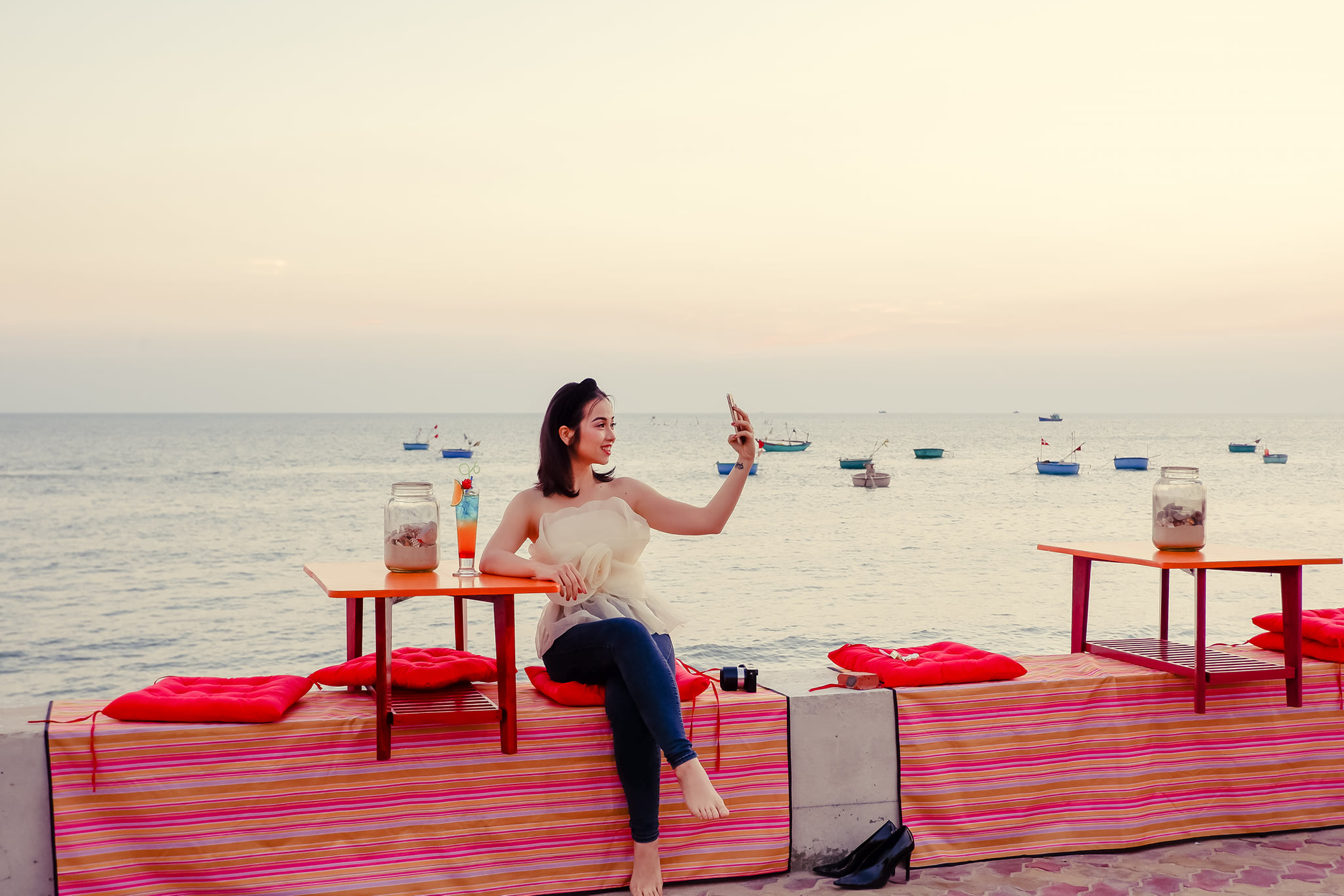 Red Sunset Beach Cafe Màu Hoàng Hôn